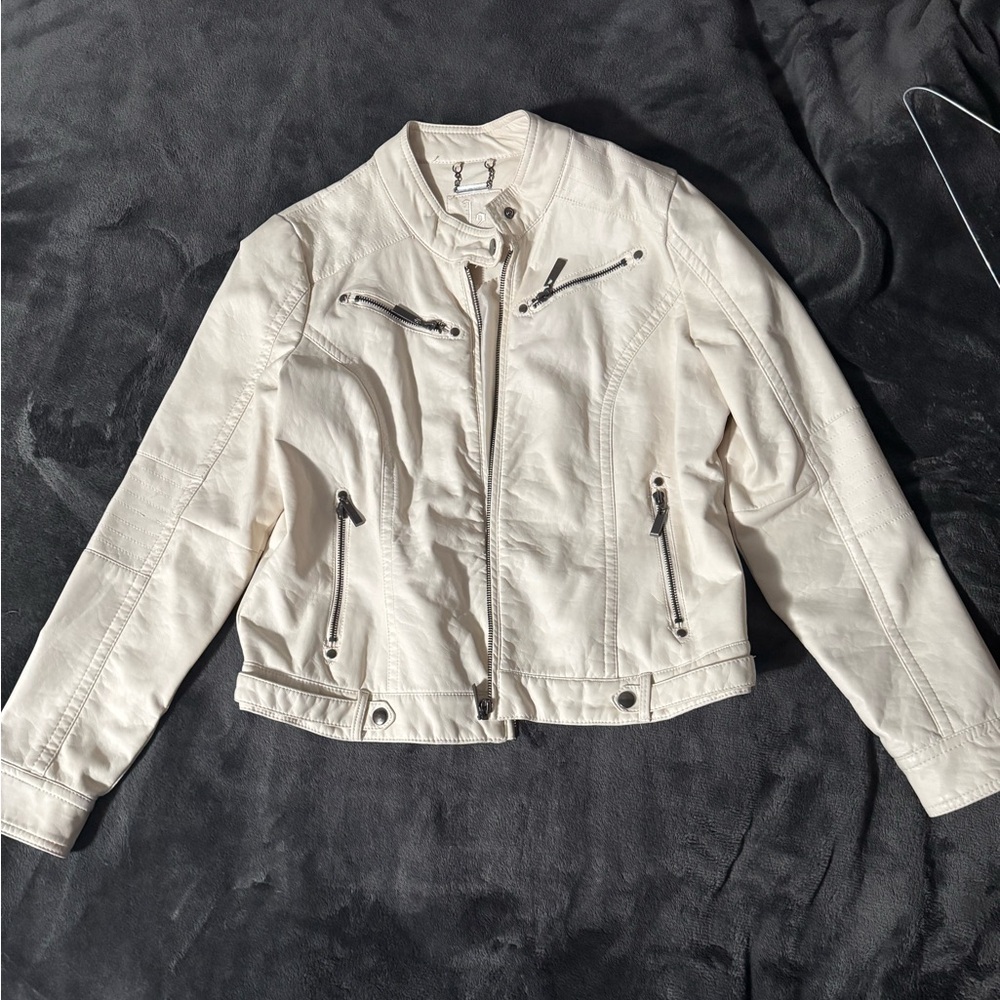 J2 super cute women’s pleather jacket